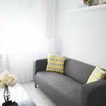 White Almond Apartment *